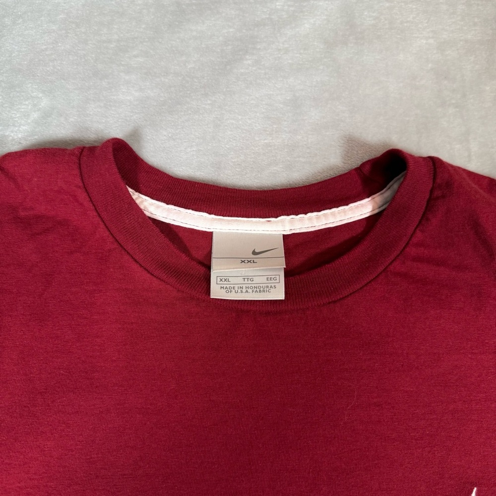 Vintage Nike Embroidered Swoosh Logo T Shirt Mens 2XL Cropped Fit Dark Red Y2K - Picture 2 of 6